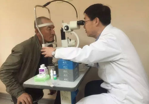 52岁失明农民苦等角膜二十年，在普瑞眼科角膜移植重获光明