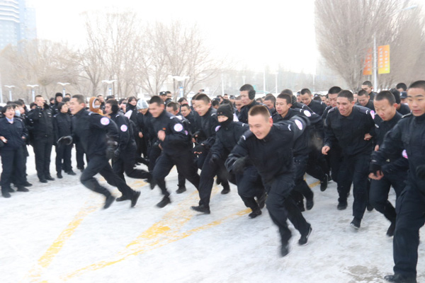 新疆大学生公益跑活动走进新疆司法警官学校